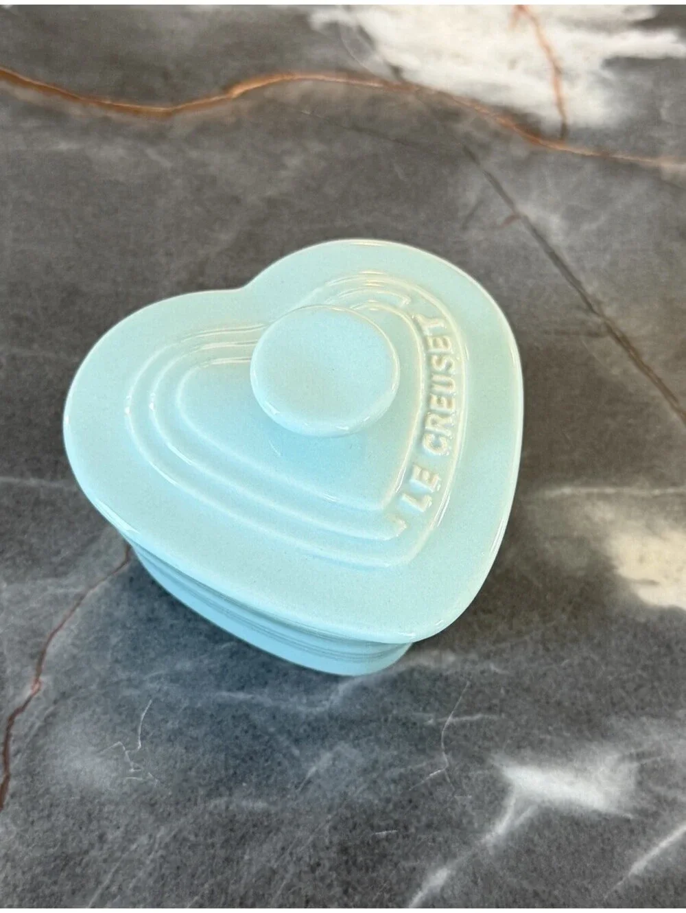 NWOB Le Creuset Heart Ramekin with Lid Mini Cocotte 8 oz Stoneware Blue